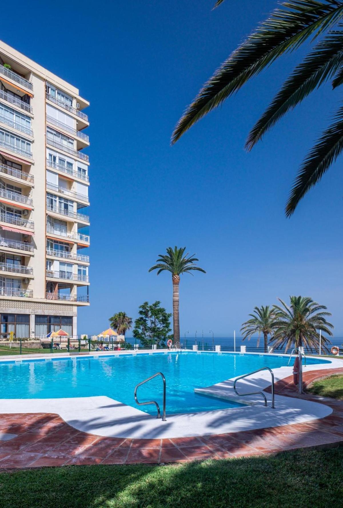 Apartamento ¡Magníficas vistas al mar! Piscina y wifi gratis Torremolinos Exterior foto